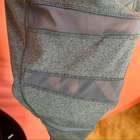 AVIA Women’s gray L workout legging - Picture 3 of 6